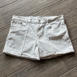 GAP White Denim Shorts Women’s Size 33/16